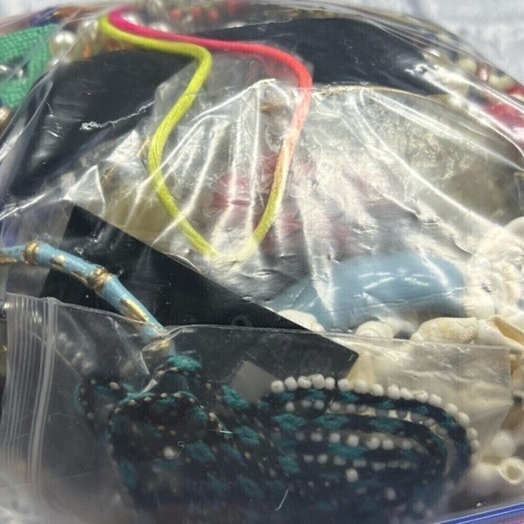5 pounds of craft jewelry bundle vintage to current for repurpose - Picture 6 of 10